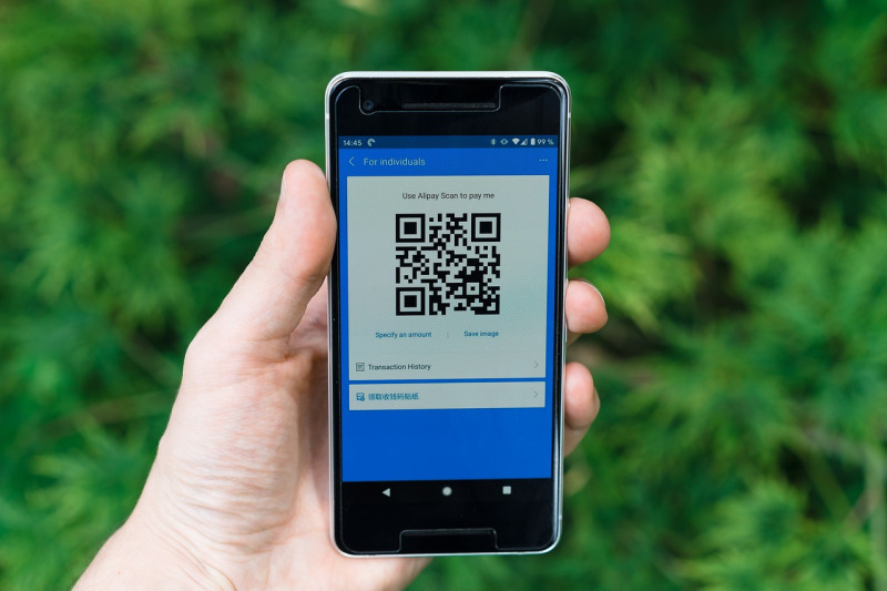 code screen green with qr